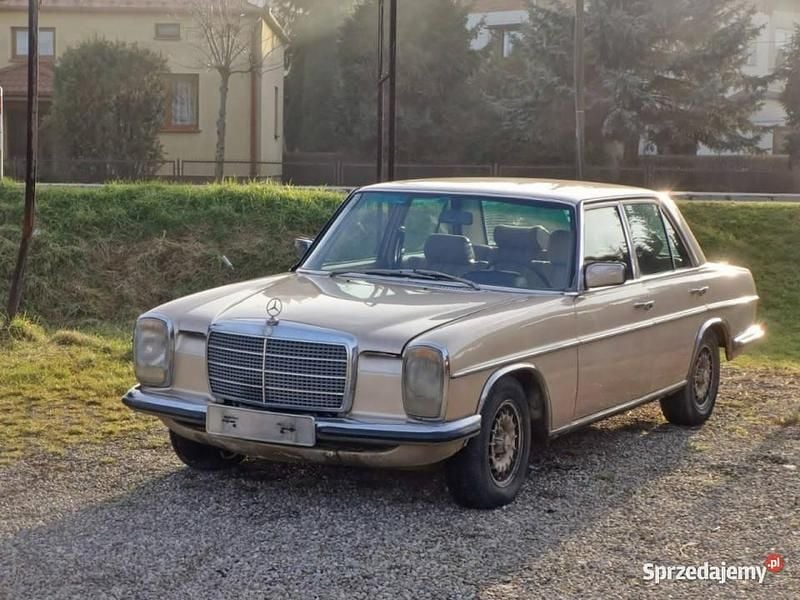 Złoty Używany 1976 Mercedes W115 Sedan/Limuzyna | 14 800 zł - Obraz 1/4
