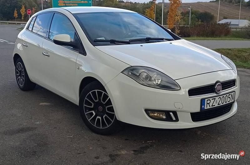 Używany 2011 Fiat Bravo Hatchback | 16 500 zł (Uczciwa cena) - Obraz 1/4