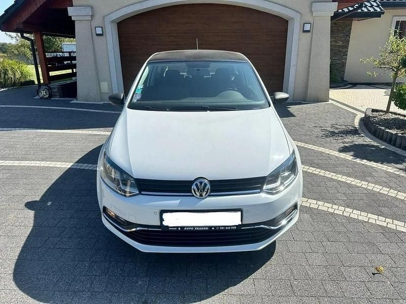 Biały (metalik) Używany 2014 VW Polo Hatchback | 26 900 zł (Uczciwa cena) - Obraz 1/4