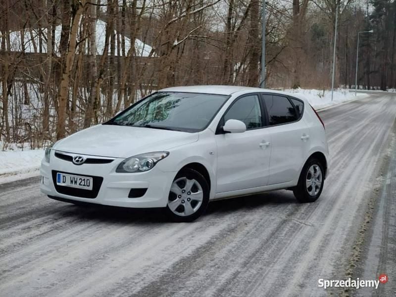 Używany Hyundai i30 109 KM (80 kW) 2009 Biały Hatchback