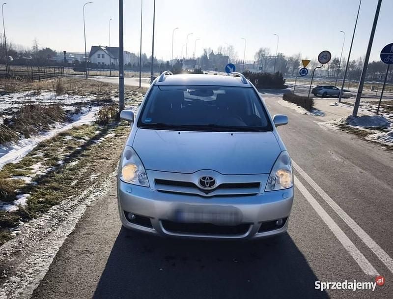 Srebrny Używany 2005 Toyota Corolla Verso Minivan | 10 000 zł (Uczciwa cena) - Obraz 1/4