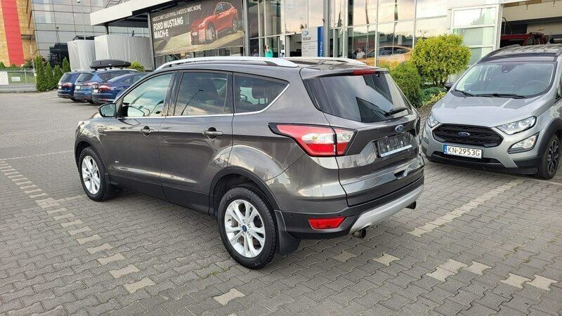 Używany Ford Kuga 182 KM (133 kW) 2018 Grafitowy (metalik) SUV