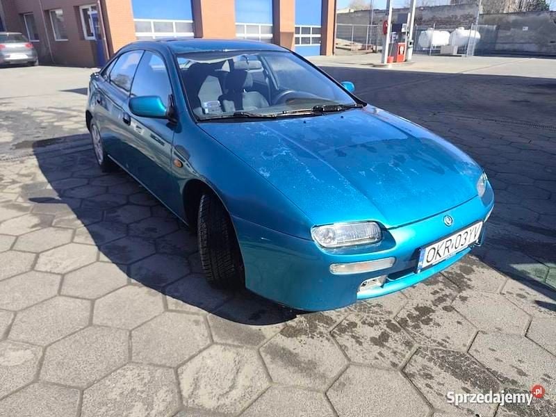 Używany Mazda 323 1994 Sedan/Limuzyna