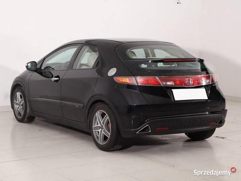 Używany Honda Civic 140 KM (102 kW) 2008 Czarny Hatchback