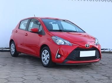 Używany Toyota Yaris 112 KM (82 kW) 2017 Czerwony Hatchback