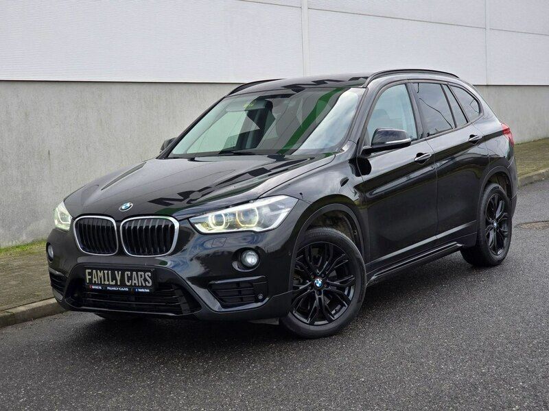 Czarny (metalik) Używany 2015 BMW X1 SUV | 74 999 zł (Drogi) - Obraz 1/4