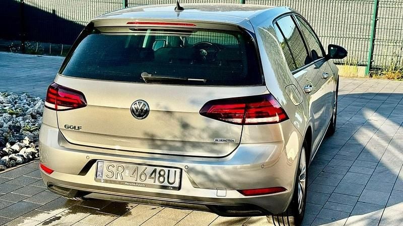 Używany VW Golf VII 130 KM (95 kW) 2019 Szary (metalik) Sedan/Limuzyna