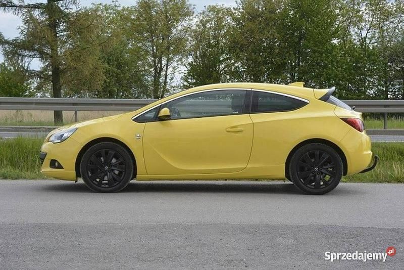 Używany Opel Astra GTC OPC 120 KM (88 kW) 2017 Żółty Hatchback