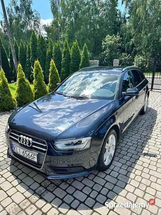 Używany Audi A4 2013 Granatowy Kombi