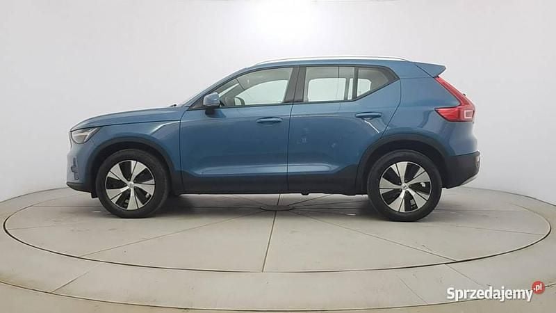 Używany Volvo XC40 Core 163 KM (119 kW) 2022 Niebieski SUV