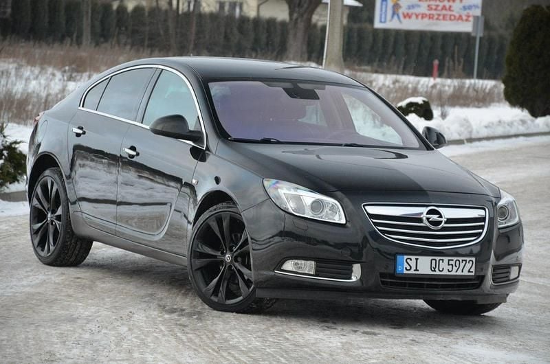 Używany Opel Insignia Cosmo 160 KM (117 kW) 2011 Czarny (metalik) Sedan/Limuzyna