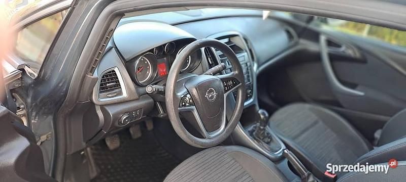 Używany Opel Astra 2014 Inny kolor Sedan/Limuzyna