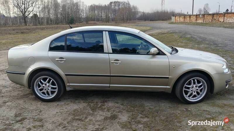 Używany Skoda Superb 2003 Sedan/Limuzyna