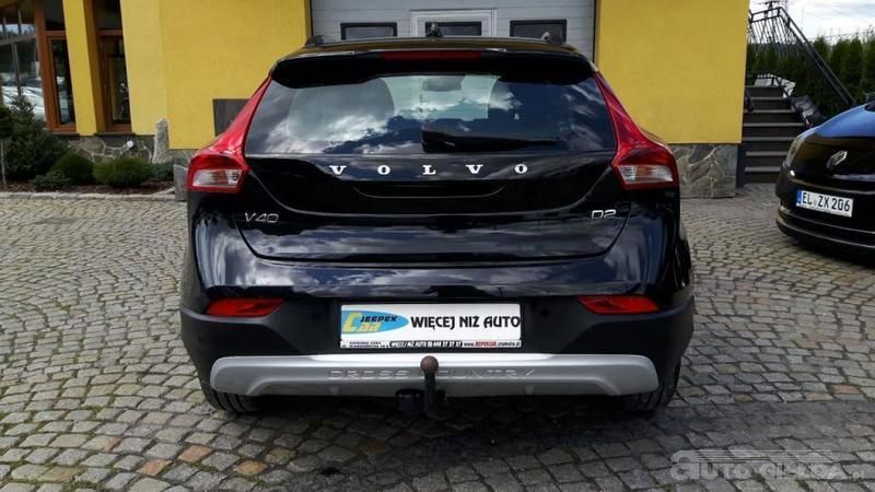 Używany Volvo V40 2013 Czarny metalik Kombi