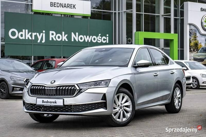 Srebrny Nowe 2026 Skoda Octavia Drive Sedan/Limuzyna | 142 900 zł (Uczciwa cena) - Obraz 1/4