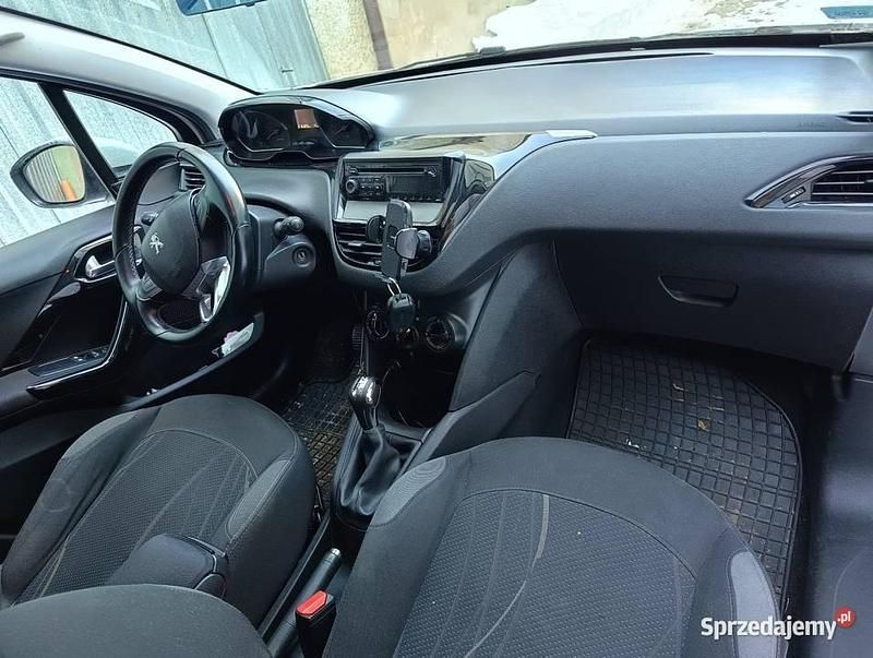 Używany Peugeot 208 2012 Biały Hatchback