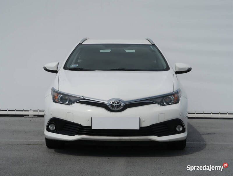 Biały Używany 2015 Toyota Auris Kombi | 39 999 zł (Uczciwa cena) - Obraz 1/4