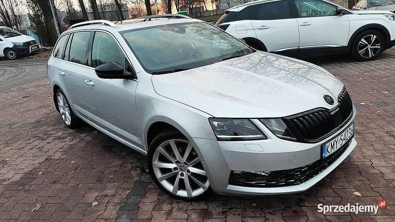 Srebrny Używany 2018 Skoda Octavia Kombi | 59 999 zł (Dość drogi) - Obraz 1/4