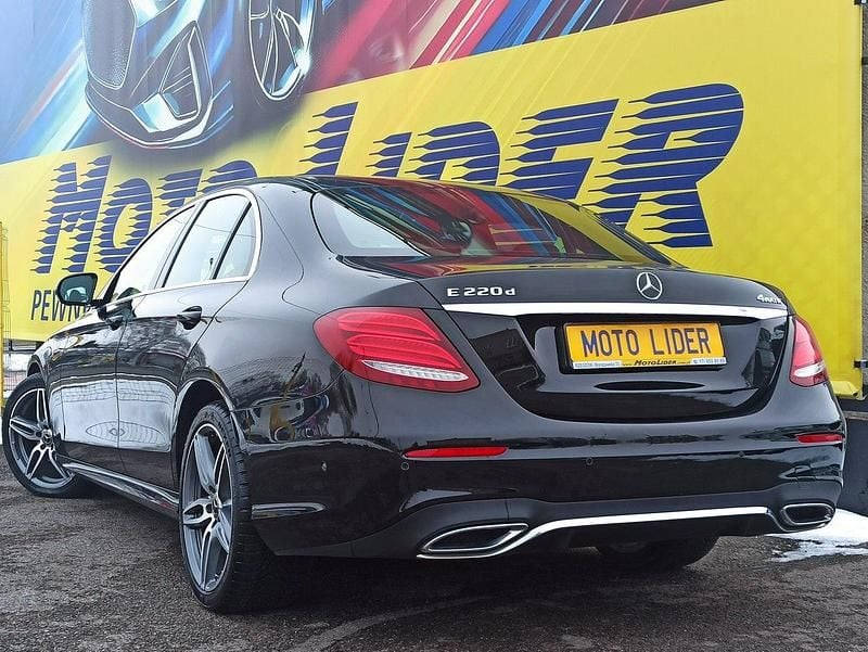 Używany Mercedes E220 AMG line 195 KM (143 kW) 2018 Czarny Sedan/Limuzyna