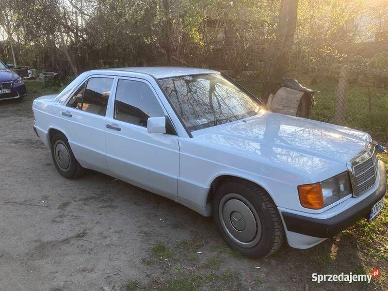Używany Mercedes 190 1989 Sedan/Limuzyna