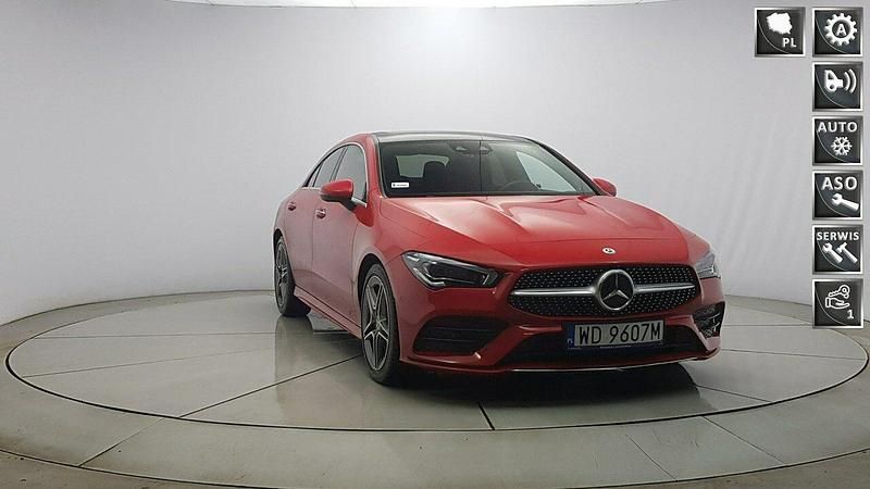 Czerwony Używany 2019 Mercedes CLA250 AMG line Sedan/Limuzyna | 129 850 zł - Obraz 1/4
