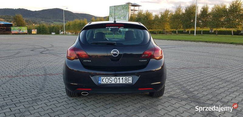 Używany Opel Astra Cosmo 2010 Czarny Hatchback