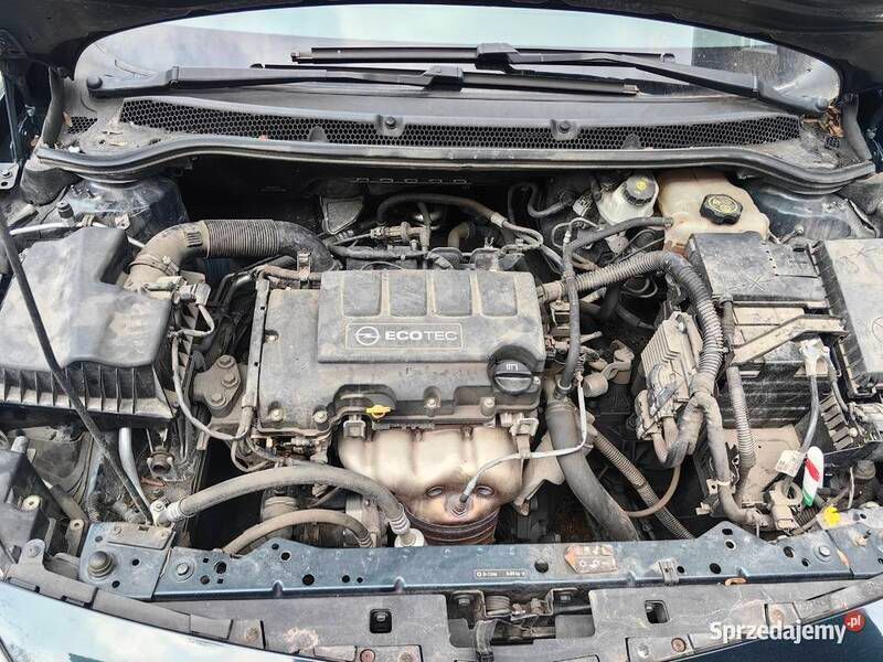 Używany Opel Astra 2014 Zielony Sedan/Limuzyna