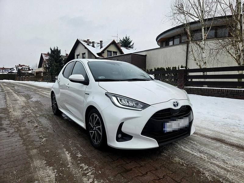 Używany Toyota Yaris Hybrid 116 KM (85 kW) 2021 Biały Hatchback