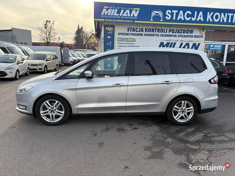 Używany Ford Galaxy Titanium 180 KM (132 kW) 2015 Srebrny (metalik) Minivan