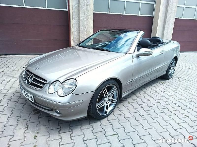Używany Mercedes CLK200 2004 Srebrny Kabriolet
