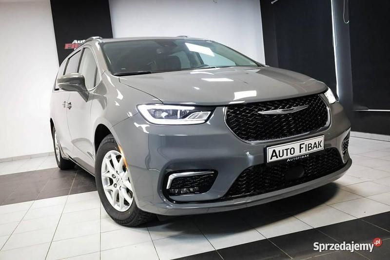 Szary Używany 2022 Chrysler Pacifica SUV | 123 900 zł (Dość drogi) - Obraz 1/4
