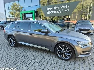 Używany Skoda Superb 200 KM (147 kW) 2022 Szary Kombi