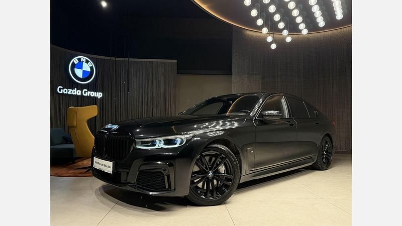 Black sapphire metallic metalizowany Używany 2022 BMW 740 Comfort Edition Sedan/Limuzyna | 239 900 zł (Uczciwa cena) - Obraz 1/3