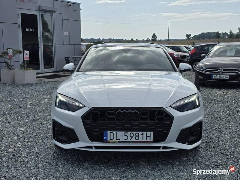 Biały Używany 2021 Audi A5 S-Line Coupe | 159 900 zł (Drogi) - Obraz 1/4