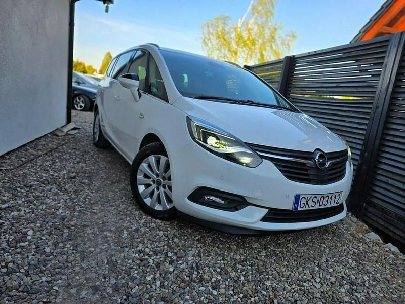Używany Opel Zafira 136 KM (100 kW) 2018 Biały Minivan