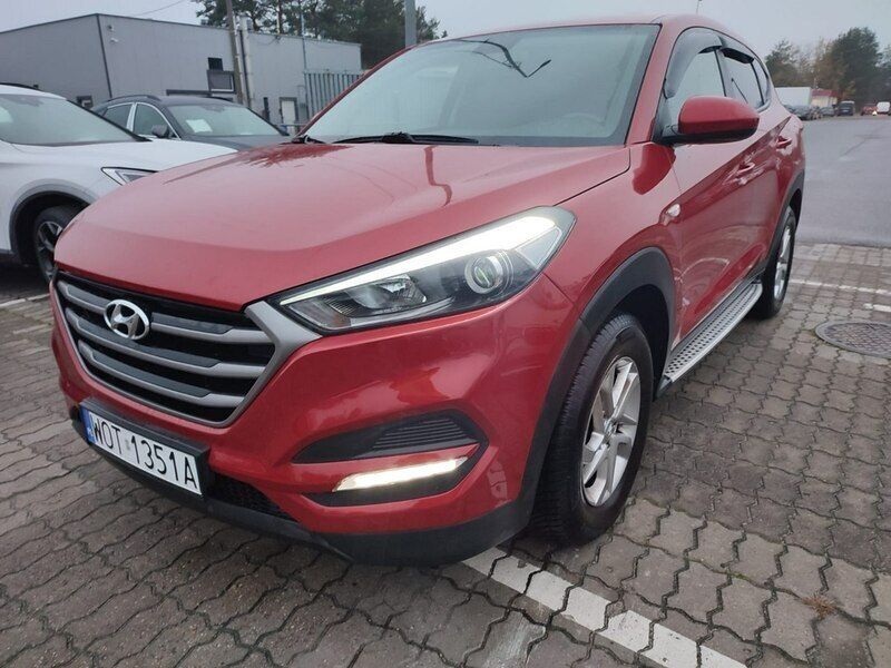 Używany Hyundai Tucson 140 KM (102 kW) 2016 Czerwony ciemny (metalik) SUV