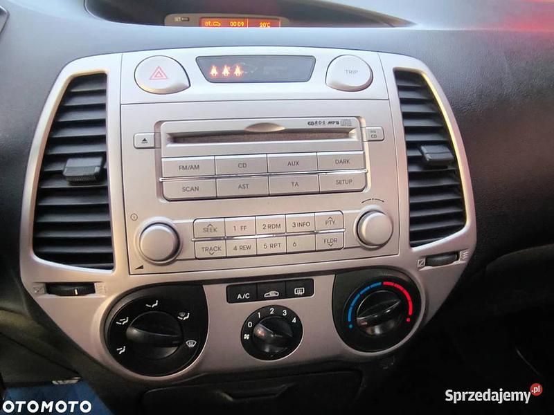 Używany 2009 Hyundai i20 Trend Hatchback | 13 900 zł - Obraz 1/4