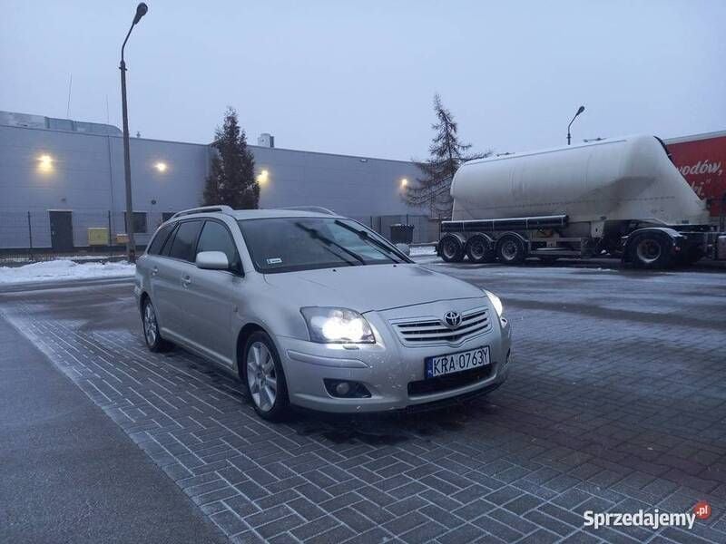 Używany 2004 Toyota Avensis T2 Kombi | 3500 zł (Dobra cena) - Obraz 1/4
