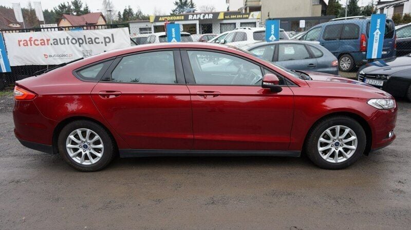 Używany Ford Mondeo 150 KM (110 kW) 2018 Bordowy Hatchback