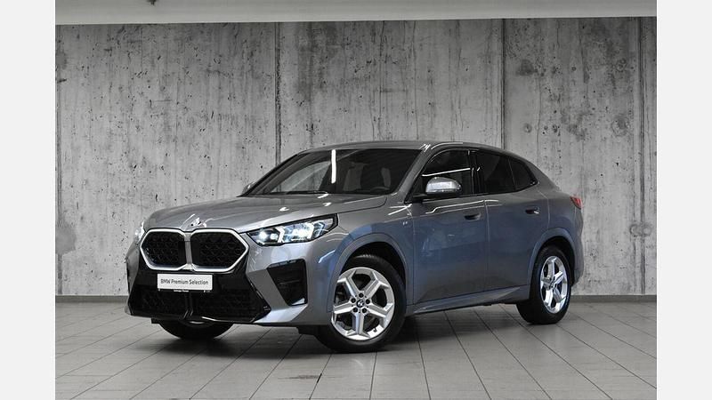 Szary skyscraper metalizowany Używany 2024 BMW X2 Comfort Edition SUV | 204 800 zł - Obraz 1/3