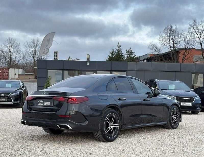 Używany Mercedes E220 197 KM (144 kW) 2023 Czarny (metalik) Sedan/Limuzyna