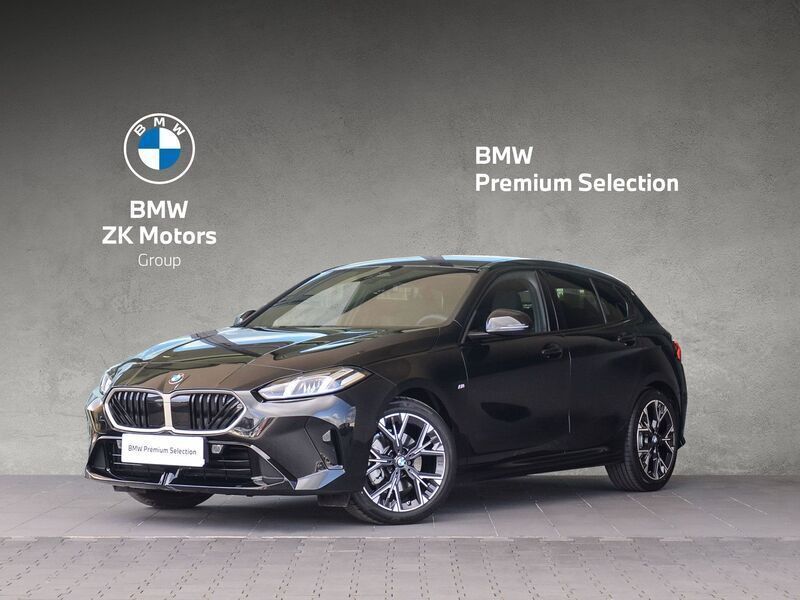 Czarny szafir metalizowany Używany 2024 BMW 120 Shadowline Hatchback | 169 900 zł (Uczciwa cena) - Obraz 1/4