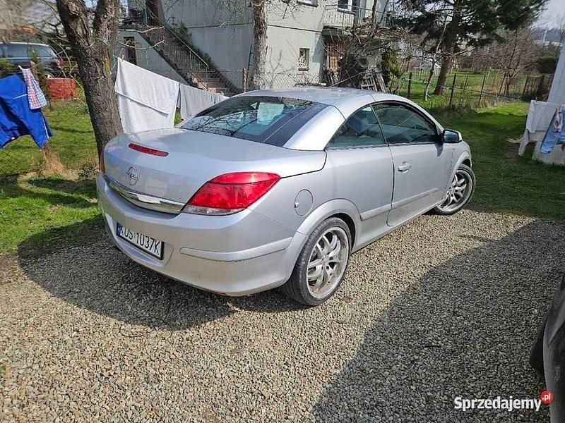 Używany Opel Astra Cabriolet 2007 Srebrny Kabriolet