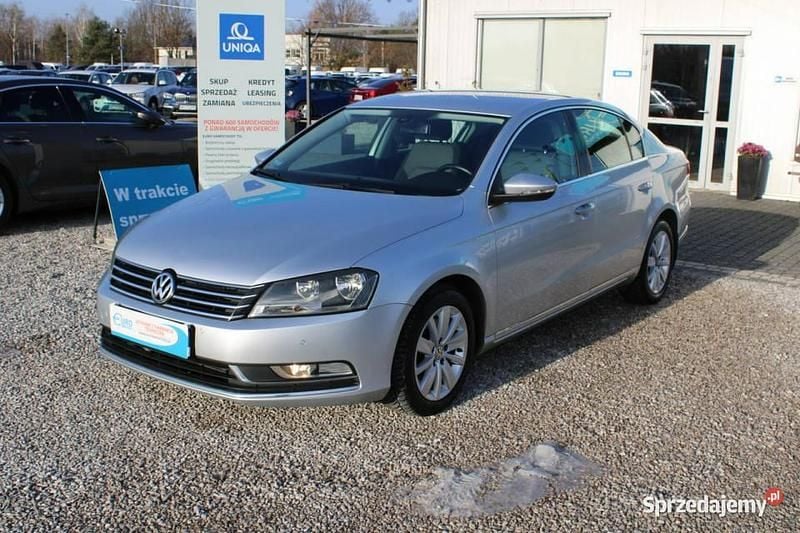 Srebrny Używany 2011 VW Passat Sedan/Limuzyna | 29 500 zł (Uczciwa cena) - Obraz 1/4
