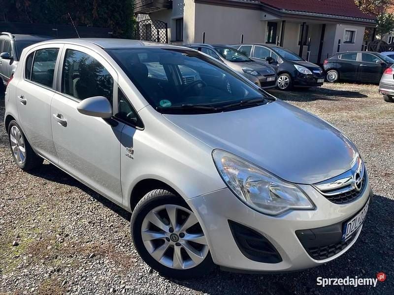 Srebrny Używany 2013 Opel Corsa Hatchback | 21 900 zł (Uczciwa cena) - Obraz 1/4