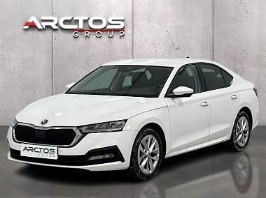 Używany Skoda Octavia Ambition 150 KM (110 kW) 2023 Biały Sedan/Limuzyna