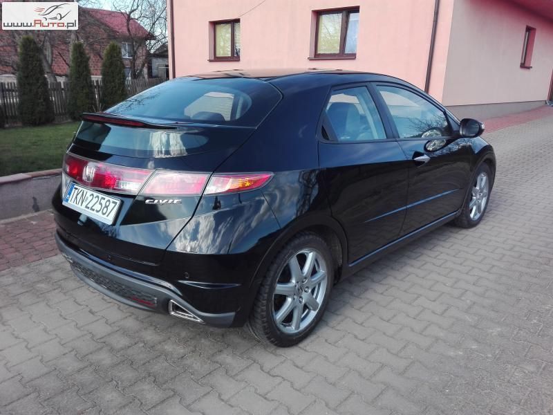 Używany Honda Civic 140 KM (102 kW) 2008 Czarny (metalik) Hatchback