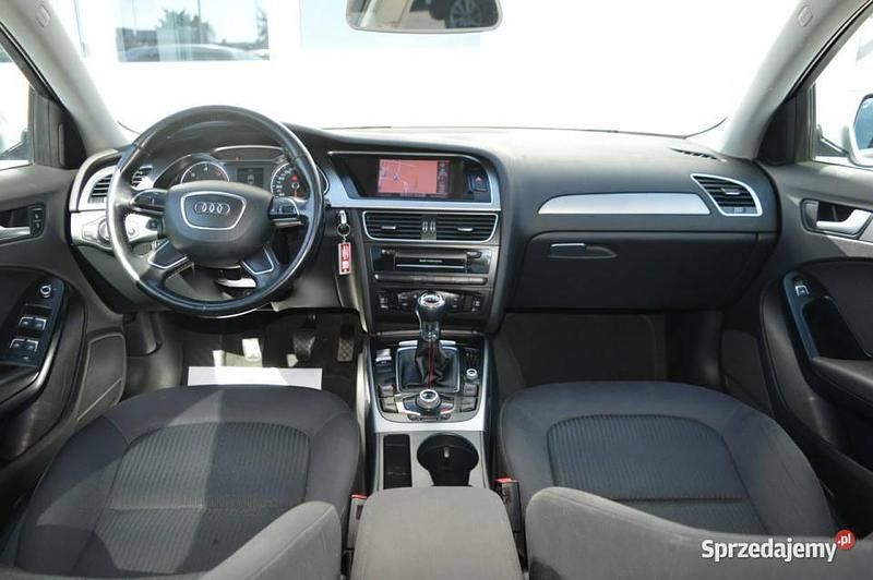 Srebrny (metalik) Używany 2013 Audi A4 Kombi | 27 900 zł (Super Cena) - Obraz 1/4