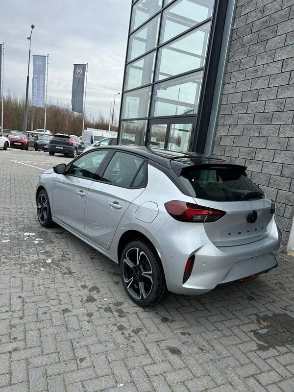 Nowe Opel Corsa 100 KM (73 kW) 2025 Srebrny (metalik) Hatchback