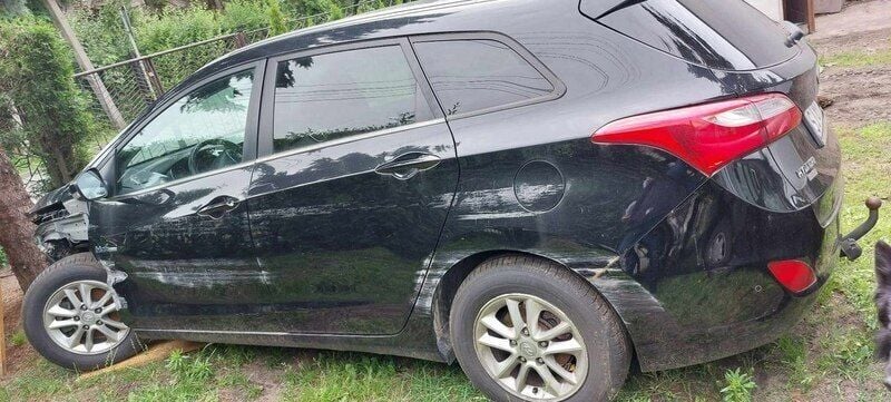 Używany Hyundai i30 136 KM (100 kW) 2013 Czarny (metalik) Kombi